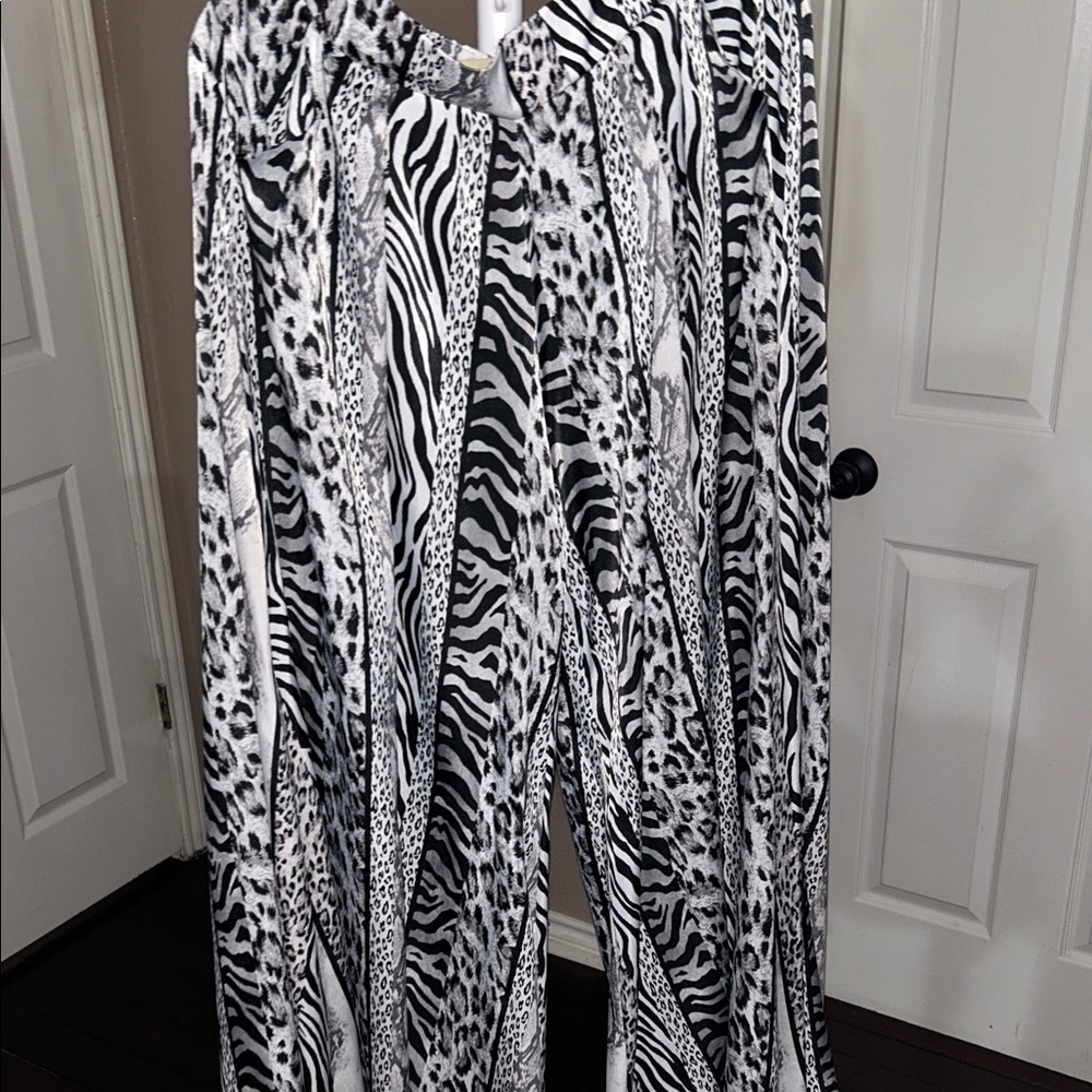 Women's Black and White Animal Print Wide Leg Pants